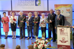 25-Medale-okolicznosciowe-dla-zasluzonych-dzialaczy-zwiazkowych.-Sa-toTeresa-Rukawisznikow-Krystyna-Kiba-Jan-Bukalski-Maria-Lisiewicz-Weronika-Bursztynowicz-Irena