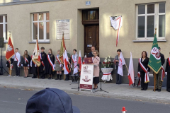 3-Prezes-Oddzialu-ZNP-w-Slubicach-Weronika-Bursztynowicz-wyglasza-przemowienie-okolicznosciowe