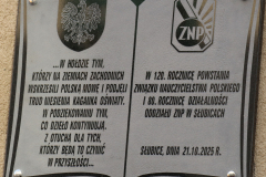 6-Pamiatkowa-tablica-na-budynku-biura-Zarzadu-Oddzialu-ZNP